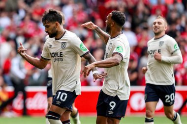West Ham United takımından Lucas Paqueta, İngiltere 'nin Nottingham şehrinde oynanan Premier League maçı Nottingham Forest-West Ham United maçında 0-2' lik galibiyetini kutluyor.