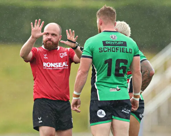 Keighley Cougars 'dan Jordan Schofield, 31 Ağustos 2025' te Stadiwm CSM, Colwyn Bay, Birleşik Krallık 'ta North Wales Crusaders - Keighley Cougars maçında günah kutusuna gönderildi.