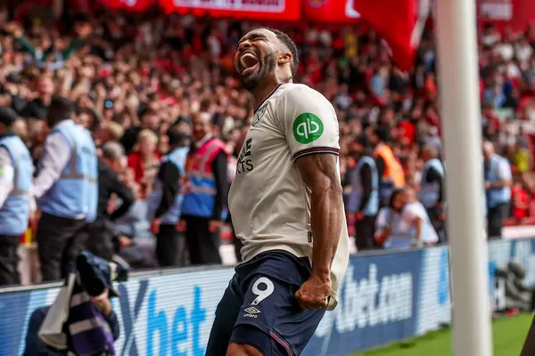 West Ham United takımından Callum Wilson, İngiltere 'nin Nottingham şehrinde oynanan Premier League maçı Nottingham Forest-West Ham United maçında 0-3' lük galibiyetini kutluyor.