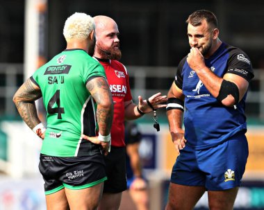 Keighley Cougars 'dan Junior Sa' u ve Kuzey Galler Haçlıları 'ndan Chris Barratt 31 Ağustos 2025' te Stadiwm CSM, Colwyn Bay, İngiltere 'de Kuzey Galler Haçlıları' na karşı oynanan 1.