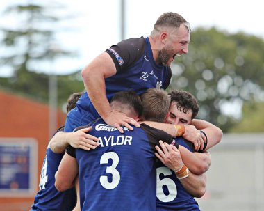 Kuzey Galler Haçlıları 'ndan Toby Hughes, 31 Ağustos 2025' te İngiltere 'deki Stadyum CSM, Colwyn Körfezi' nde oynanan Kuzey Galler Haçlıları - Keighley Cougars maçında denemesini kutluyor.