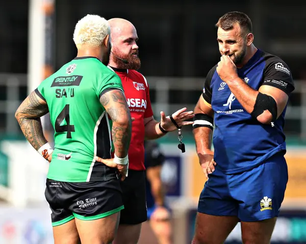 Keighley Cougars 'dan Junior Sa' u ve Kuzey Galler Haçlıları 'ndan Chris Barratt 31 Ağustos 2025' te Stadiwm CSM, Colwyn Bay, İngiltere 'de Kuzey Galler Haçlıları' na karşı oynanan 1.