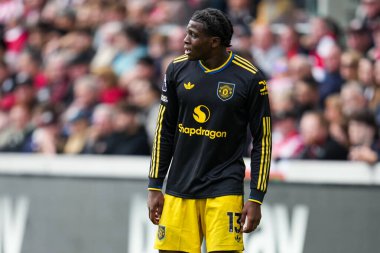 Manchester United takımından Patrick Dorgu Premier League maçında Brentford Manchester United 'a karşı Gtech Community Stadyumu, Londra, 27 Eylül 2025 