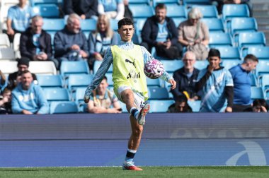 Manchester City 'den Phil Foden Premier League maçında ısınma turunda Manchester City ile Burnley arasında 27 Eylül 2025' te Etihad Stadyumu 'nda oynandı. 
