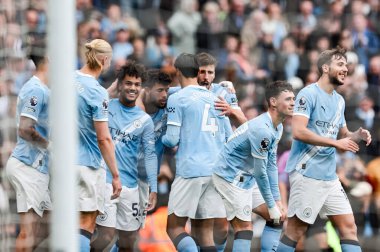 Manchester City 'den Oscar Bobb, 27 Eylül 2025' te Etihad Stadyumu 'nda oynanan Premier League maçında 3-1' lik galibiyet golünü kutluyor. 