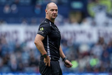 Robert Madley Sky Bet Şampiyonası maçında hakem Preston North End, Bristol City 'ye karşı Deepdale, Preston, Birleşik Krallık, 27 Eylül 2025 