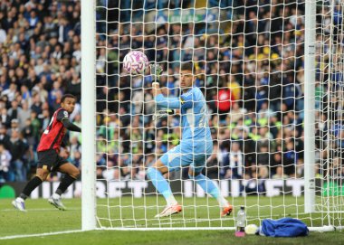Eli Junior Kroupi of Bournemouth scores to make it 2-2 during the Premier League match Leeds United vs Bournemouth at Elland Road, Leeds, United Kingdom, 27th September 2025 