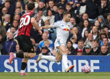 Leeds United takımından Gabriel Gudmundsson 27 Eylül 2025 'te Leeds United ile Bournemouth arasında oynanan Premier League maçında