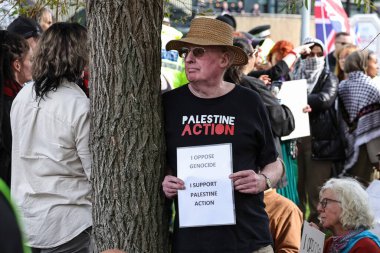 Protestocular ellerinde 