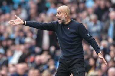 Manchester City teknik direktörü 27 Eylül 2025 tarihinde Etihad Stadyumu 'nda oynanan Premier League maçında Pep Guardiola teknik alanda tepki gösterdi. 