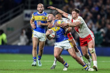 St. Helens takımından Moses Mbye 27 Eylül 2025 tarihinde Leeds Stadyumu 'nda oynanan Betfred Süper Lig eleme maçında Leeds Rhinos' a karşı St Helens maçında Leeds Gergedan Jake Connor 'ı penaltıyla yere serdi. 