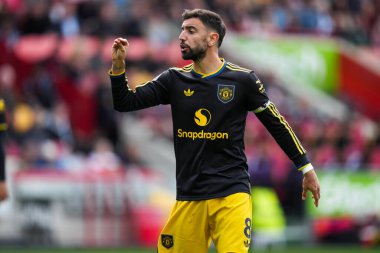 Manchester United Premier League karşılaşmasında Bruno Fernandes Brentford Manchester United 'a karşı Gtech Community Stadyumu, Londra, 27 Eylül 2025 