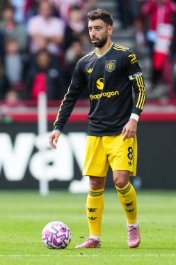 Manchester United Premier League karşılaşmasında Bruno Fernandes Brentford Manchester United 'a karşı Gtech Community Stadyumu, Londra, 27 Eylül 2025 