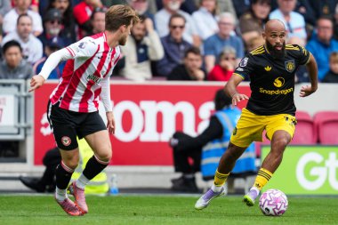 Manchester United takımından Bryan Mbeumo, Premier League maçında Brentford Manchester United 'a karşı Gtech Community Stadyumu, Londra, 27 Eylül 2025 