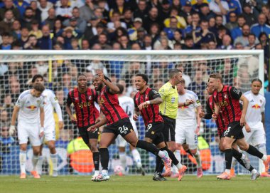 Bournemouth takımından Antoine Semenyo, 27 Eylül 2025 tarihinde İngiltere 'nin Leeds şehrinde oynanan Premier League maçı Leeds United ve Bournemouth maçında 0-1 kazanma golünü kutluyor.