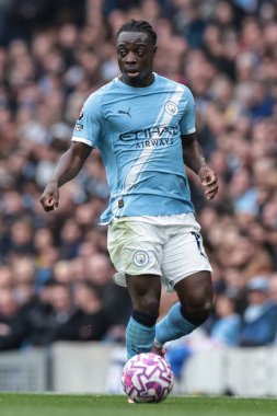 Manchester City 'den Jeremy Doku 27 Eylül 2025 tarihinde Etihad Stadyumu' nda Manchester City 'nin Burnley' e karşı oynadığı Premier Lig maçında topu aldı. 