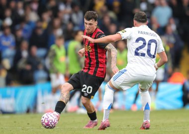 Bournemouth takımından lex Jimenez, 27 Eylül 2025 'te İngiltere, Leeds Road' da oynanan Premier League maçında pas verdi.