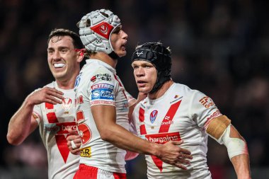 St. Helens takımından Jonny Lomax 27 Eylül 2025 'te Headingley Stadyumu' nda oynanan Betfred Süper Lig eleme maçında 6-4 'lük galibiyetini kutluyor.
