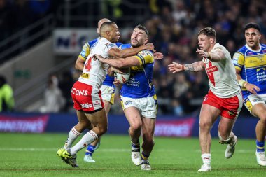 St. Helens takımından Moses Mbye 27 Eylül 2025 tarihinde Leeds Stadyumu 'nda oynanan Betfred Süper Lig eleme maçında Leeds Rhinos' a karşı St Helens maçında Leeds Gergedan Jake Connor 'ı penaltıyla yere serdi.