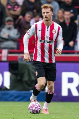 Brentford 'dan Sepp van den Berg Premier Lig karşılaşmasında Brentford Manchester United' a karşı Gtech Community Stadyumu, Londra, 27 Eylül 2025 