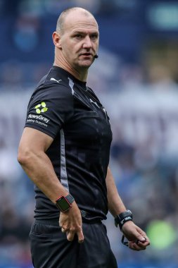 Robert Madley Sky Bet Şampiyonası maçında hakem Preston North End, Bristol City 'ye karşı Deepdale, Preston, Birleşik Krallık, 27 Eylül 2025 