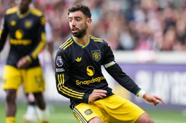 Manchester United Premier League karşılaşmasında Bruno Fernandes Brentford Manchester United 'a karşı Gtech Community Stadyumu, Londra, 27 Eylül 2025 