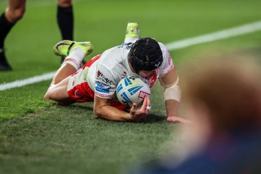 St. Helens takımından Jonny Lomax, 27 Eylül 2025 'te Headingley Stadyumu' nda oynanan Betfred Süper Lig eleme maçında 6-4 öne geçiyor.