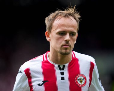 Brentford 'dan Mikkel Damsgaard Premier League maçı sırasında Brentford Manchester United' a karşı The Gtech Community Stadyumu, Londra, Birleşik Krallık, 27 Eylül 2025 