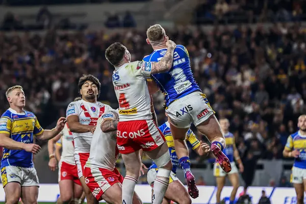 Leeds Rhinos takımından Mark Percival ve Harry Newman, 27 Eylül 2025 tarihinde Leeds, İngiltere 'deki Headingley Stadyumu' nda oynanan Betfred Süper Lig eleme maçı 1.
