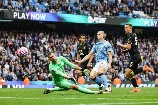 Manchester City 'den Erling Haaland Premier League maçında Manchester City ile Etihad Stadyumu' nda 27 Eylül 2025 'te oynanan maçta 5-1 berabere kaldı. 