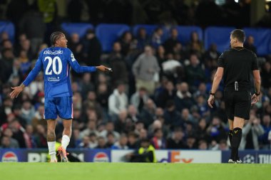Chelsea 'den Joao Pedro, UEFA Şampiyonlar Ligi' nin 30 Eylül 2025 'te Stamford Bridge, Londra' da oynanan Chelsea-Benfica maçında hakeme ikinci sarı kararı verdi.