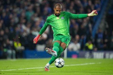 Chelsea 'den Robert Snchez, 30 Eylül 2025' te Stamford Bridge, Londra, İngiltere 'de oynanan Chelsea-Benfica maçında pas attı.