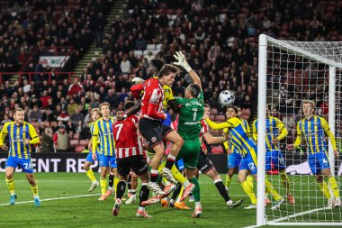 Sheffield United 'dan Sydie Peck topu kalenin arkasına atıyor ancak hakem Adam Herczeg 30 Eylül 2025' te Bramall Lane, Sheffield, İngiltere 'de oynanan Sky Bet Şampiyonası maçında golü engelliyor.