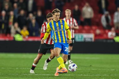 Southampton 'dan Caspar Jander, 30 Eylül 2025' te Sheffield United ile Southampton arasındaki Gökyüzü İddia Şampiyonası maçında pas veriyor.