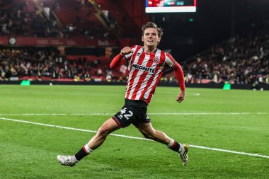 Sheffield United takımından Sydie Peck topu kalenin arkasına atarak kutluyor ancak 30 Eylül 2025 'te Bramall Lane, Sheffield, İngiltere' de oynanan Sky Bet Şampiyonası karşılaşmasında golü atmasına izin verilmiyor.