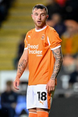 Blackpool takımından Dale Taylor, Blackpool - Luton Town maçında 30 Eylül 2025 'te Bloomfield Road, Blackpool' da karşılaştı.