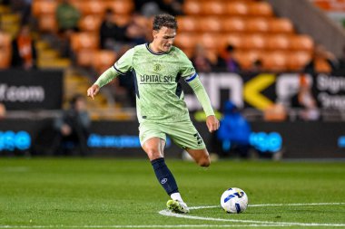 Luton Town takımından Kal Naismith, Blackpool ile Luton Town maçında, 30 Eylül 2025 'te Bloomfield Road, Blackpool' da karşılaştı.