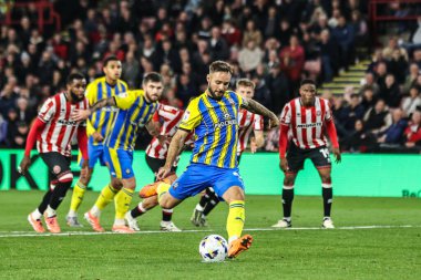 Southampton 'dan Adam Armstrong 30 Eylül 2025' te Bramall Lane, Sheffield, İngiltere 'de Sheffield United ile Southampton arasındaki Sky Bet Şampiyonası maçında penaltıyı kaçırdı.
