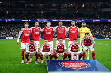 Cephanelik mangası UEFA Şampiyonlar Ligi 'nin 1 Ekim 2025' te Emirates Stadyumu 'nda oynanan Arsenal - Olympiakos FC maçından önce takım fotoğrafı çekti. 