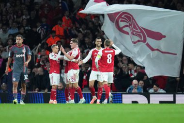 Arsenal oyuncuları 1 Ekim 2025 'te İngiltere' nin Emirates Stadyumu 'nda oynanan UEFA Şampiyonlar Ligi karşılaşmasında 1-0 öne geçtiler. 