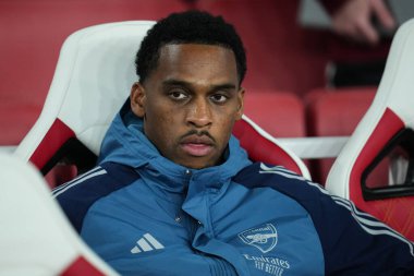 Arsenal 'den Jurrien Timber, UEFA Şampiyonlar Ligi maçı Arsenal - Olympiakos FC' nin önünde 1 Ekim 2025 'te Emirates Stadyumu, Londra, İngiltere 