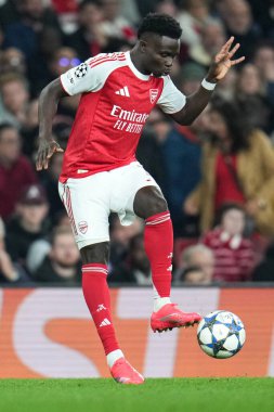 Arsenal 'den Bukayo Saka, UEFA Şampiyonlar Ligi karşılaşmasında Arsenal, Olympiakos FC' ye karşı Emirates Stadyumu, Londra, 1 Ekim 2025 