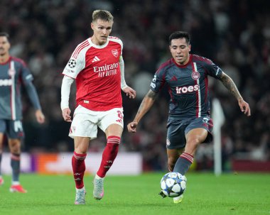 Arsenal 'den Martin degaard UEFA Şampiyonlar Ligi karşılaşmasında Arsenal, Olympiakos FC' ye karşı Emirates Stadyumu, Londra, İngiltere, 1 Ekim 2025  