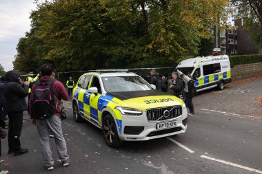 Manchester Sinagogu, Manchester Sinagogu 'na düzenlenen 2 Ekim 2025 saldırısında polis olay yerine geldi. 