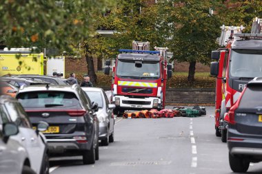 Manchester Sinagogu, Manchester Sinagogu 'nda 2 Ekim 2025' te gerçekleşen saldırı sırasında itfaiye ve acil durum desteği olay yerindedir.