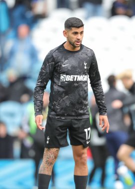 Tottenham Hotspur 'dan Cristian Romero Premier Lig maçı Leeds United Tottenham Hotspur' a karşı 4 Ekim 2025 'te oynanan Elland Road, Leeds, İngiltere maçında ısınma turunda 
