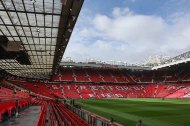 Old Trafford 'un Premier League maçı sırasında Manchester United ile Sunderland' ın Old Trafford, Manchester, İngiltere 'de karşı karşıya geldiği maçın genel görünümü, 4 Ekim 2025 