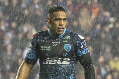 Leigh Leopar takımından Isaac Liu 3 Ekim 2025 'te İngiltere' nin Wigan kentinde oynanan The Brick Community Stadyumu 'nda Wigan Warriors' a karşı oynadığı Süper Lig Yarı Final maçı sırasında