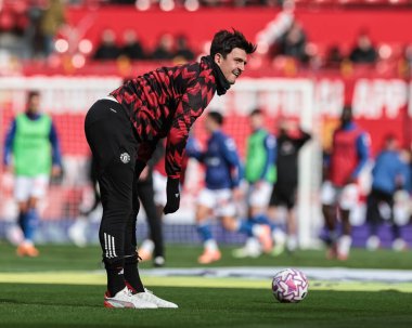 Manchester United 'dan Harry Maguire Premier League maçında Manchester United' a karşı Sunderland maçında 4 Ekim 2025 'te Old Trafford, Manchester' da ısınma turunda 