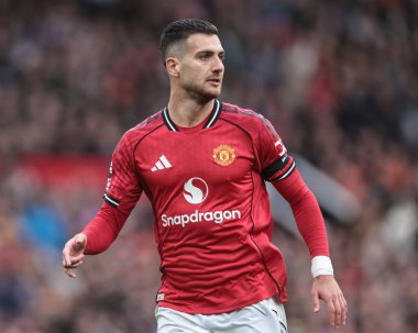 Manchester United 'dan Diogo Dalot Premier League maçı sırasında Old Trafford, Manchester, İngiltere' de Manchester United ile Sunderland maçında, 4 Ekim 2025 